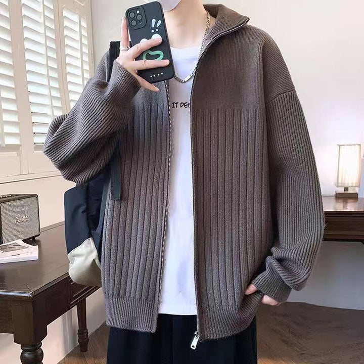 Herren Strickjacke mit modernem Schnitt und einzigartiger Rippenstruktur Echoarchiv