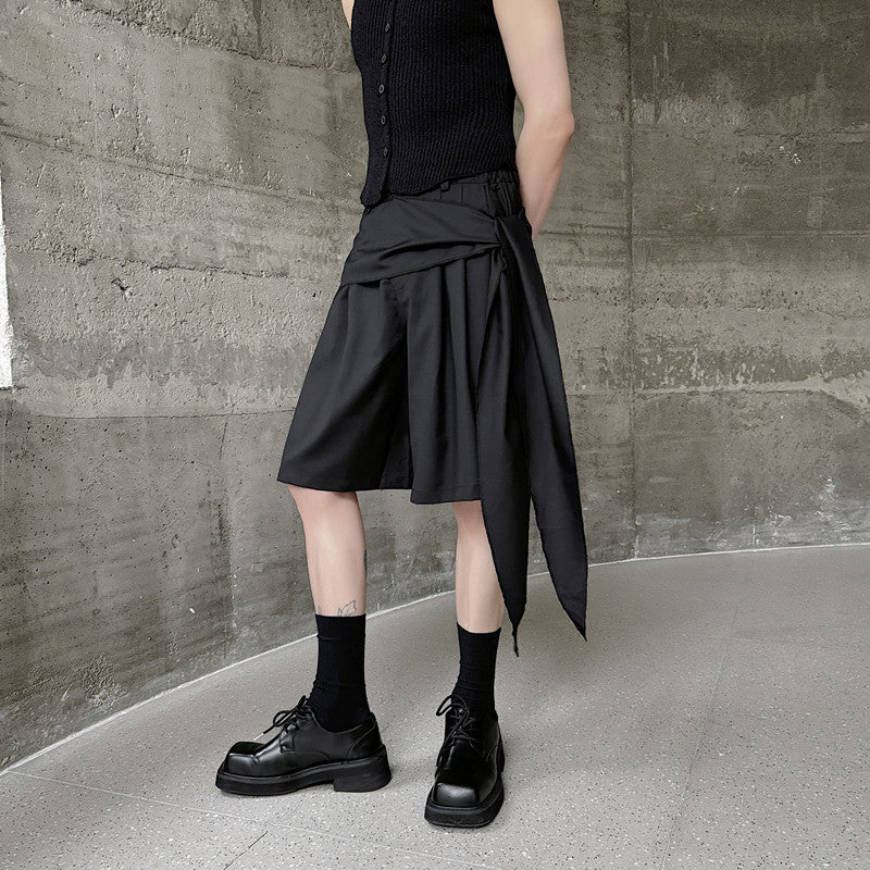 Herren modische Kurzgröße Shorts mit asymmetrischem Design und innovativen Details Echoarchiv