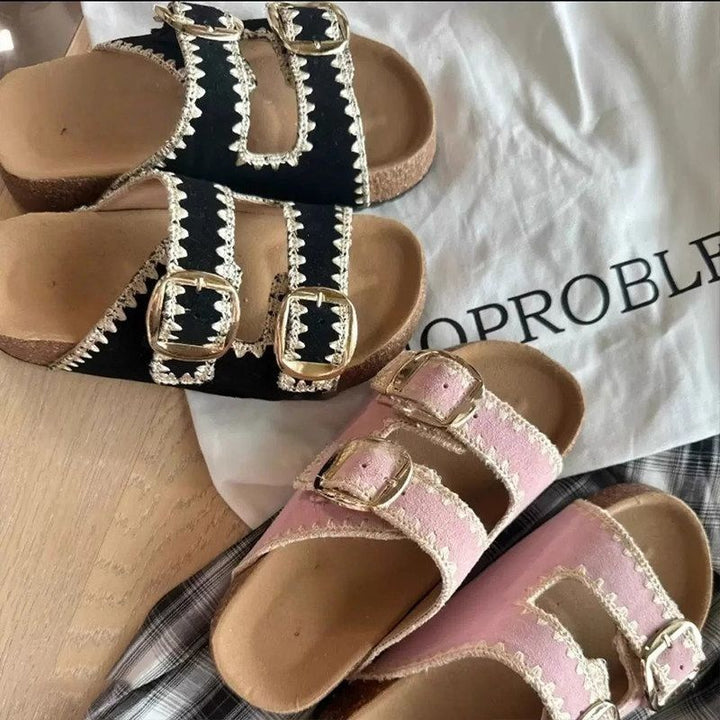Damen Comfort-Sandalen mit zweifachen verstellbaren Riemen, gepolstertem anatomischem Fußbett und goldener Metallschnalle Echo Archiv