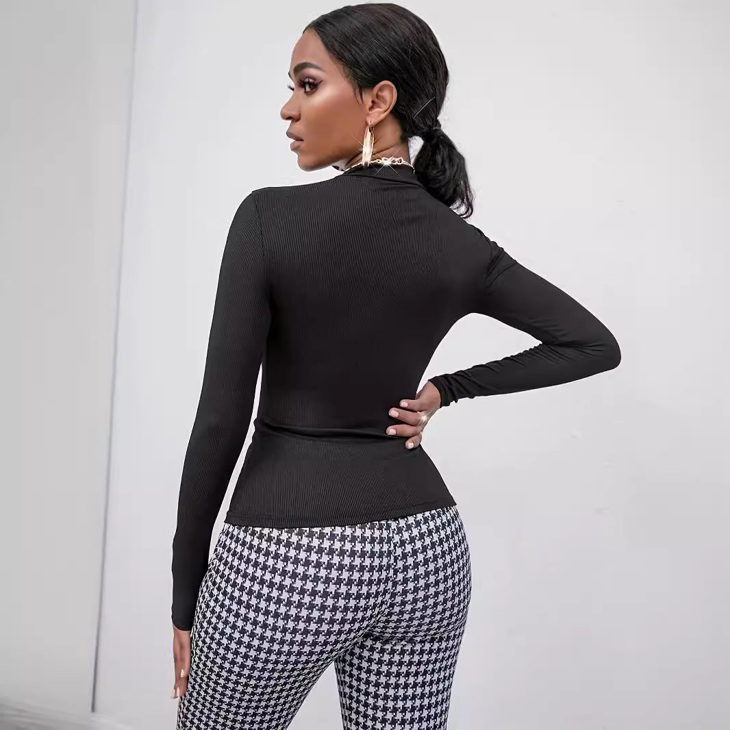 Damen nan figurbetontes transparentes Netz-Langarmshirt mit hohem Kragen und Strass-Skelettmotiv Echo Archiv