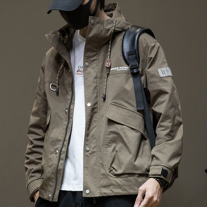 Herren multifunktionale Outdoor-Jacke mit praktischen Taschen und verstellbarem Kapuzenkragen Echoarchiv
