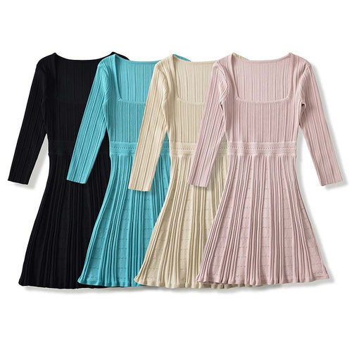 Damen Figurbetontes Feinstrick-Midikleid mit eckigem Ausschnitt und plissiertem Rock Echoarchiv