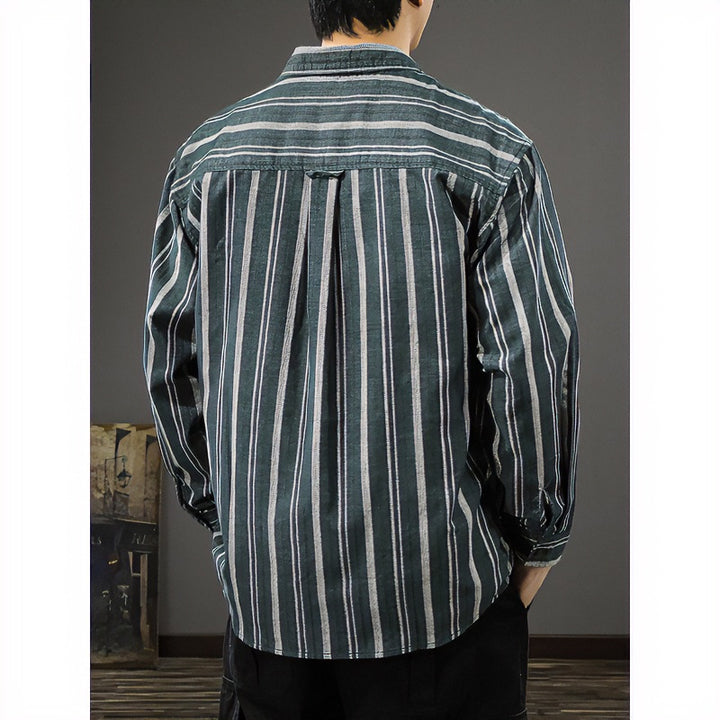 Herren Oversized Breitcord-Hemdjacke mit vertikaler Streifenstruktur und aufgesetzten Brusttaschen Echoarchiv