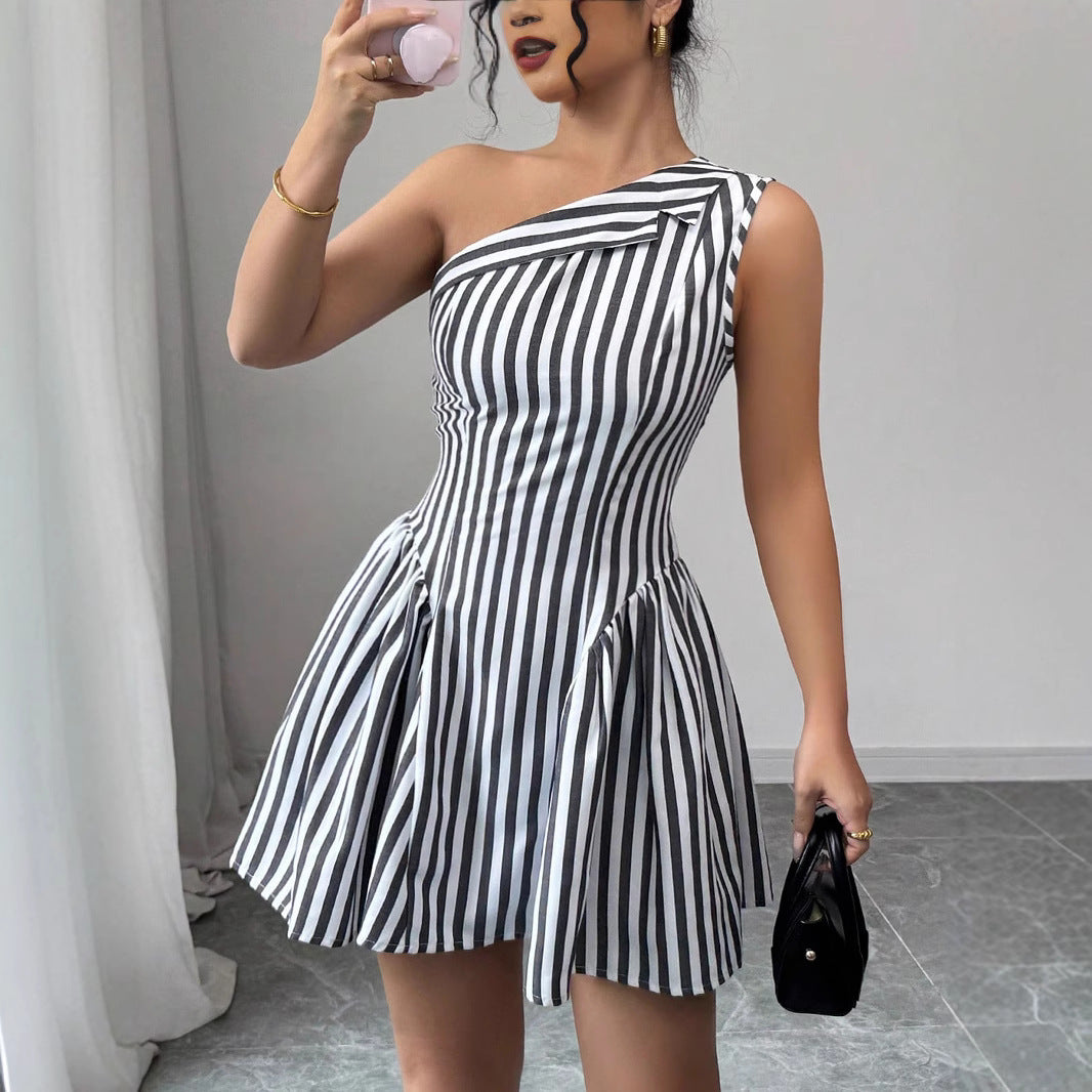 Damen Schulterfreies Streifen-Kleid mit eleganten Falten Echo Archiv