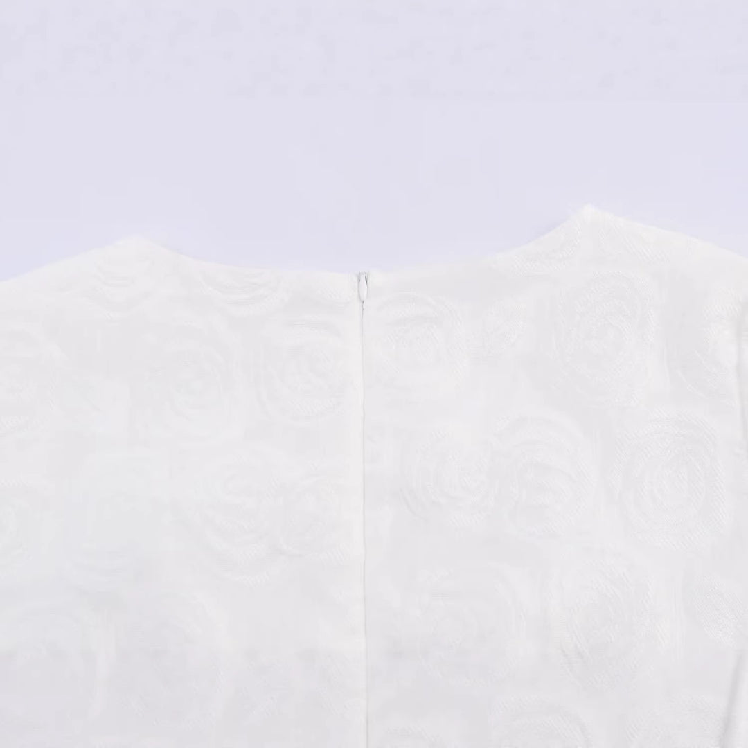 Damen Kurzes A-Linien-Kleid mit Rosen-Jacquard, Volantärmeln und Ziergürtel Echoarchiv
