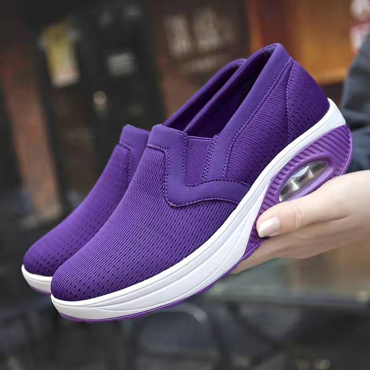 Damen  atmungsaktive Slip-On Sneaker mit Air-Cushion Keilsohle und elastischem Strickoberteil Echo Archiv