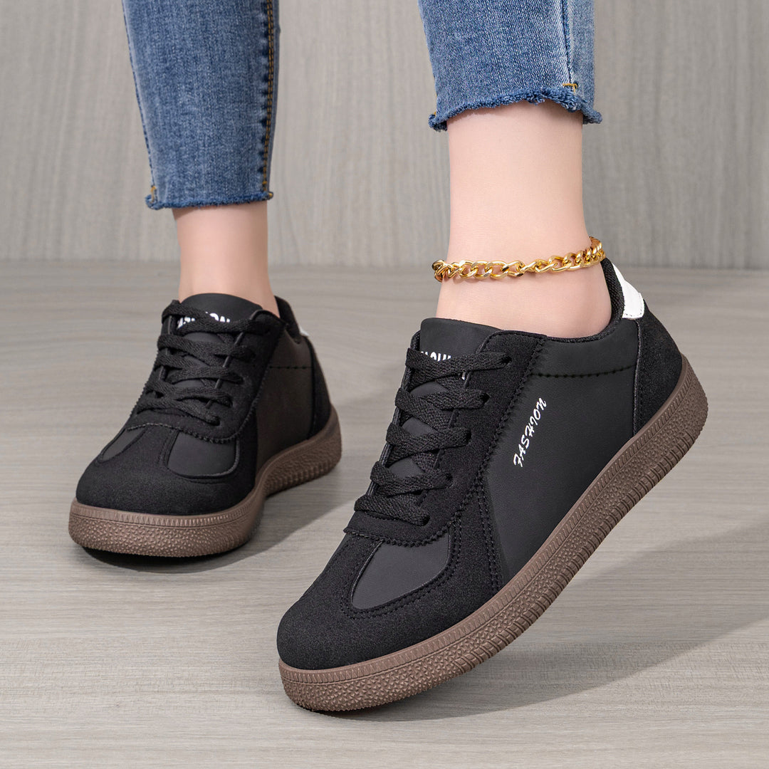 Damen nan retro-inspirierter Freizeit-Sneaker mit Veloursleder-Overlays, gepolsterter Fersenpartie und profiliertem Gummiaußensohle Echo Archiv