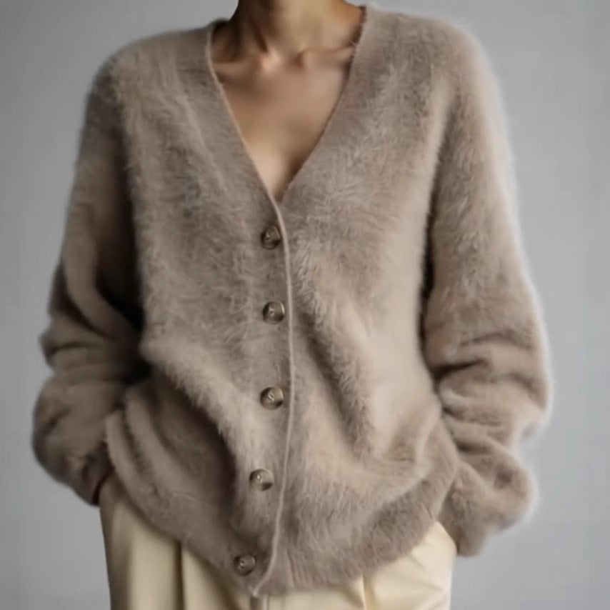 Damen Flauschiger Eyelash-Mix Oversize-Cardigan mit V-Ausschnitt und dekorativen Holzknöpfen – Veloura