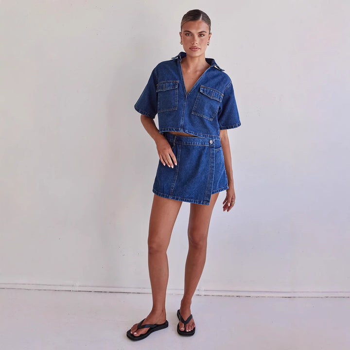 Damen Denim-Kurzjacke mit passendem Rock im lässigen Stil Echo Archiv