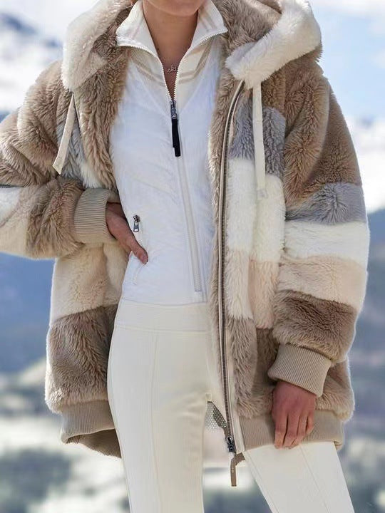 Damen nan oversized Kunstfelljacke mit Kapuze, Blockstreifen-Optik und zweifachem Reißverschluss Echo Archiv