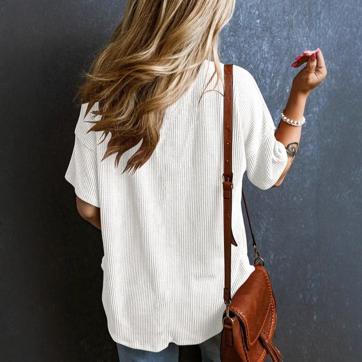 Damen lässiges Kurzarmshirt mit V-Ausschnitt und Brusttasche Echo Archiv