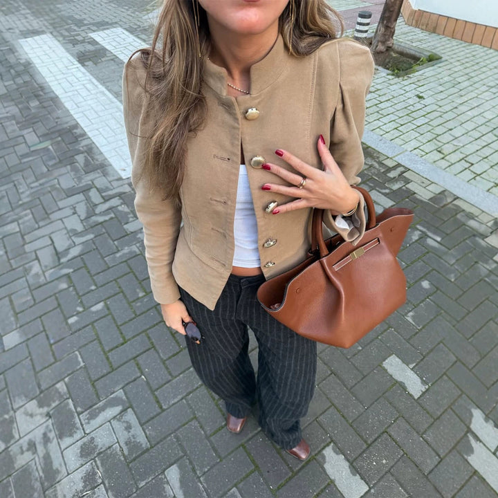 Damen Taillierter Wildlederoptik-Blazer mit Stehkragen und goldenen Zierknöpfen Echoarchiv