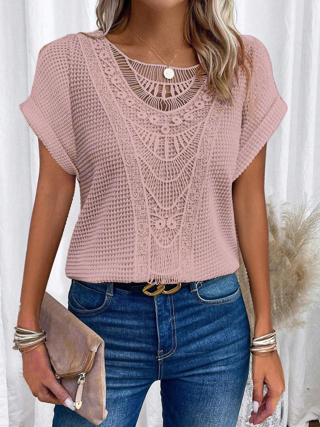 Elegantes Spitzen-T-Shirt mit stilvollen Details