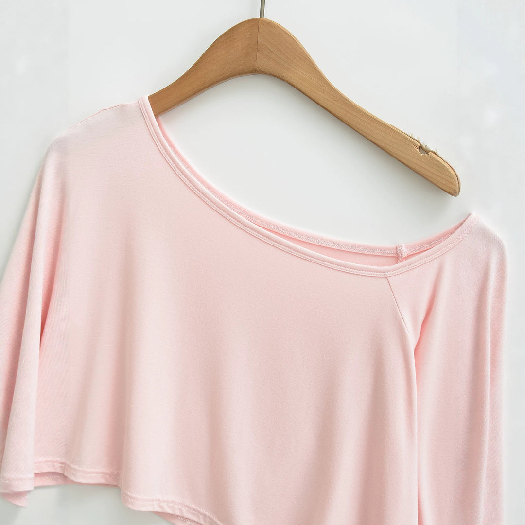Damen Einschulter-Kurztop mit asymmetrischem Saum und Trompetenärmeln Echoarchiv