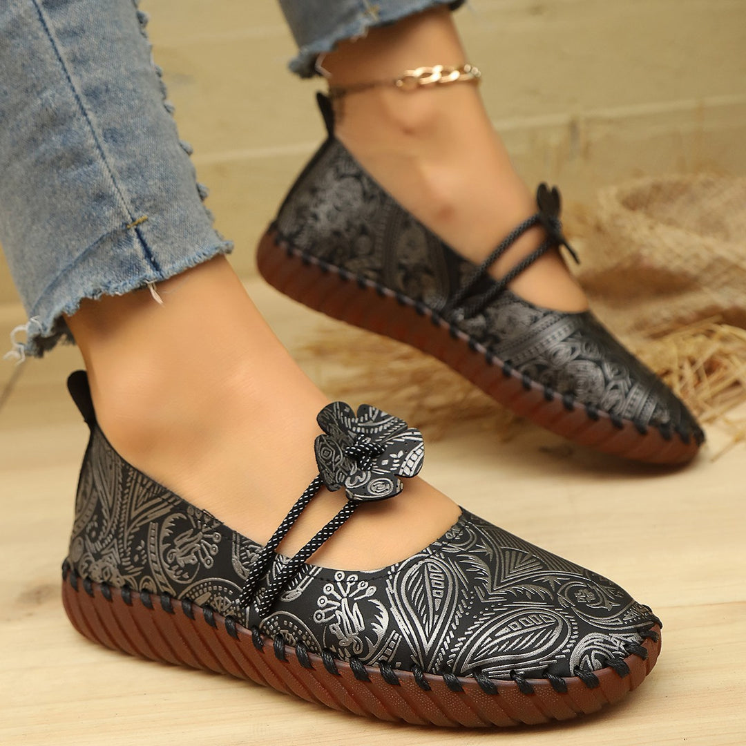 Damen nan flache Mokassin-Ballerina mit Paisley-Laserprint elastischem Kordelverschluss handgenähter Rahmennaht und flexibler profilter Laufsohle Echo Archiv