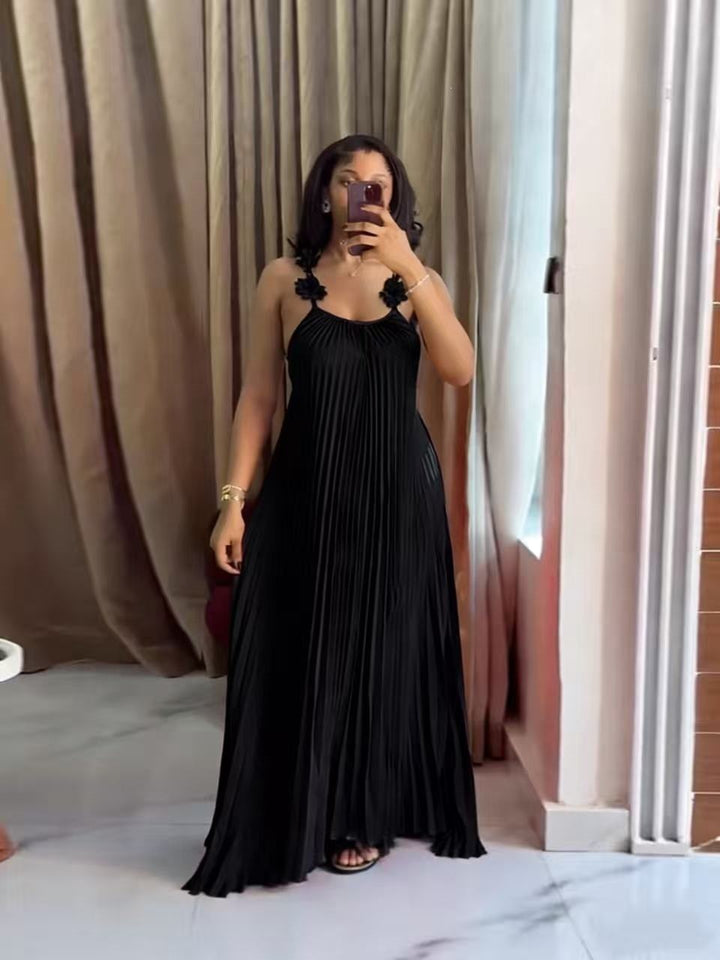 Damen Elegantes Maxikleid mit lässigem Faltenwurf und dekorativen Schulterblüten Echo Archiv