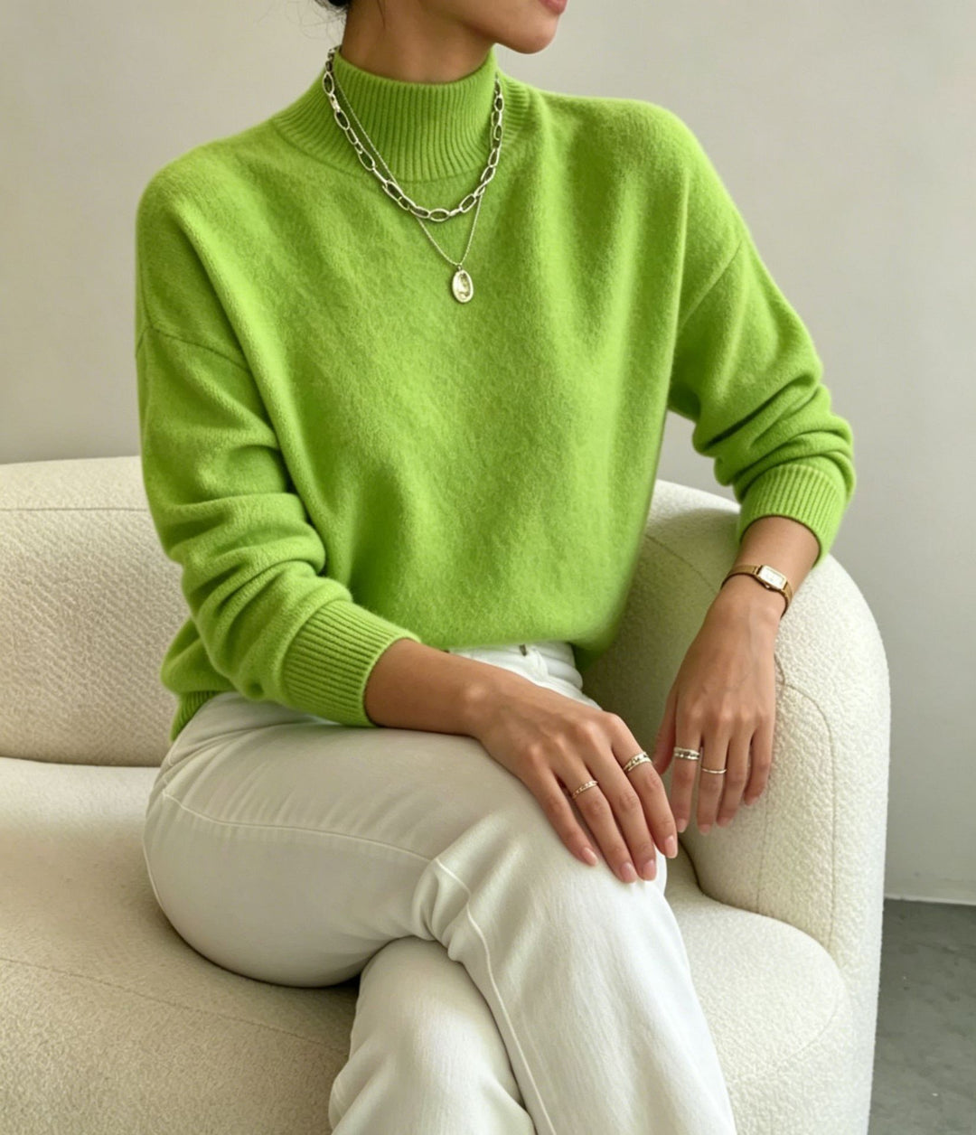 Damen kuscheliger Feinstrickpullover mit Stehkragen und überschnittener Schulter – Mavelle