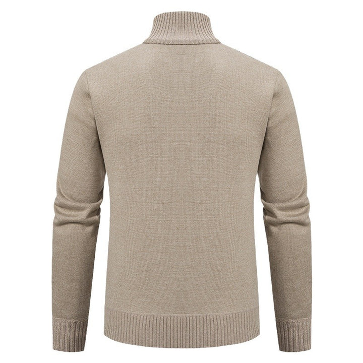Herren Strickjacke mit modernem Zopfmuster und hohem Stehkragen Echoarchiv