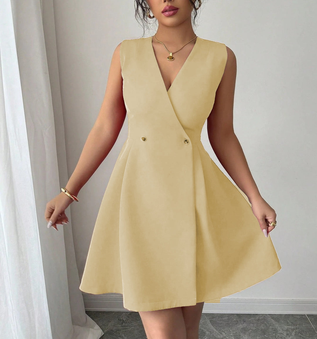 Damen Wickelkleid mit eleganter Silhouette und Knopfdetails Echo Archiv
