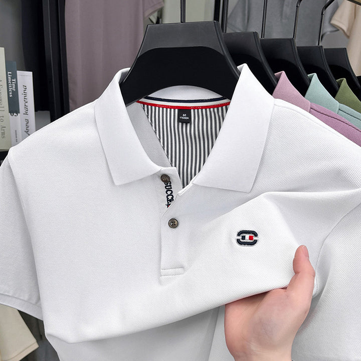 Herren Polohemd mit strukturiertem Piqué-Stoff und eleganter Knopfleiste Echoarchiv