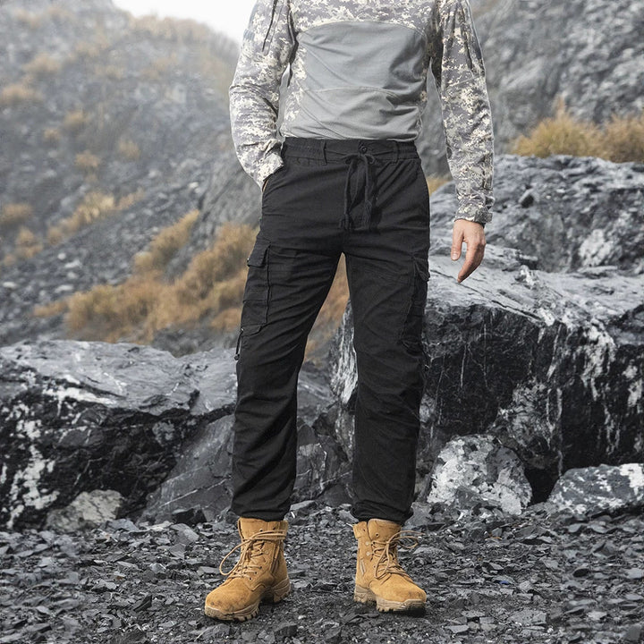 Herren Tactical-Utility Cargohose im Joggercut mit verstärkten Kniepartien, elastischem Komfortbund und Organizer-Taschen Echo Archiv