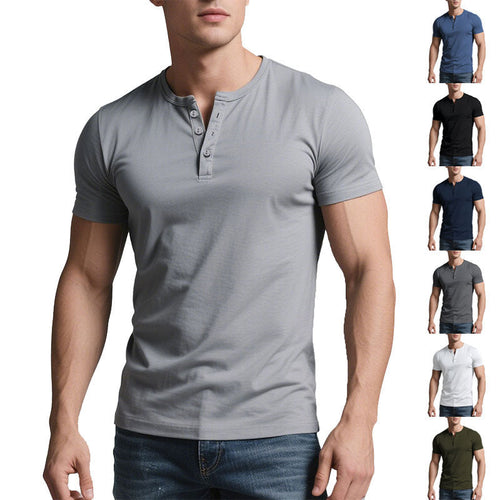 Herren nan kurzes Henley-Shirt mit dezenter Knopfleiste und figurbetontem Schnitt Echoarchiv
