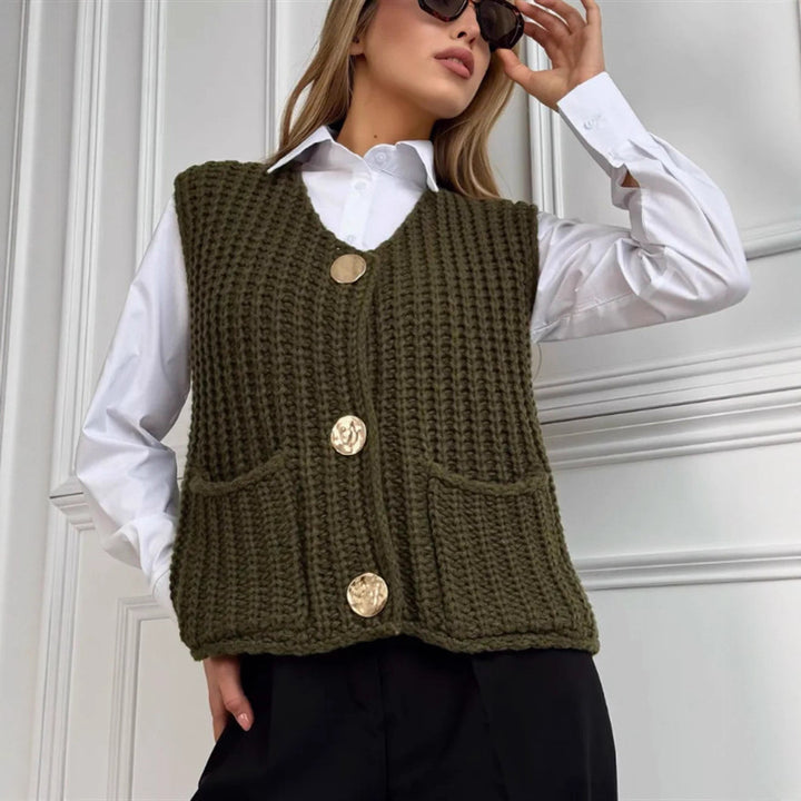 Damen Grobgestrickte Cropped Weste mit V-Ausschnitt und goldenen Zierknöpfen – Veloura