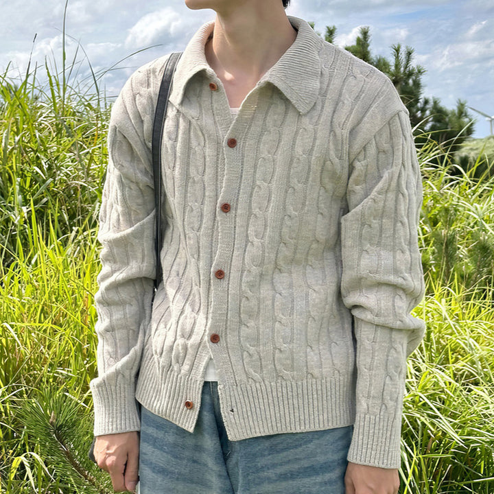 Herren Strickjacke mit Zopfmuster, Hemdkragen und durchgehender Knopfleiste Echoarchiv