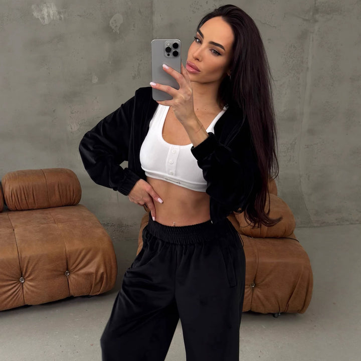 Damen weites Lounge-Set mit Cropped Zipjacke und High-Waist Relaxhose – Avérine