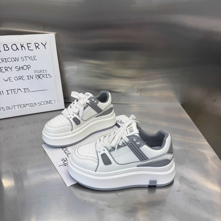 Damen Sportliche Sneakers mit dämpfender Plateausohle und atmungsaktiven Einsätzen Echo Archiv