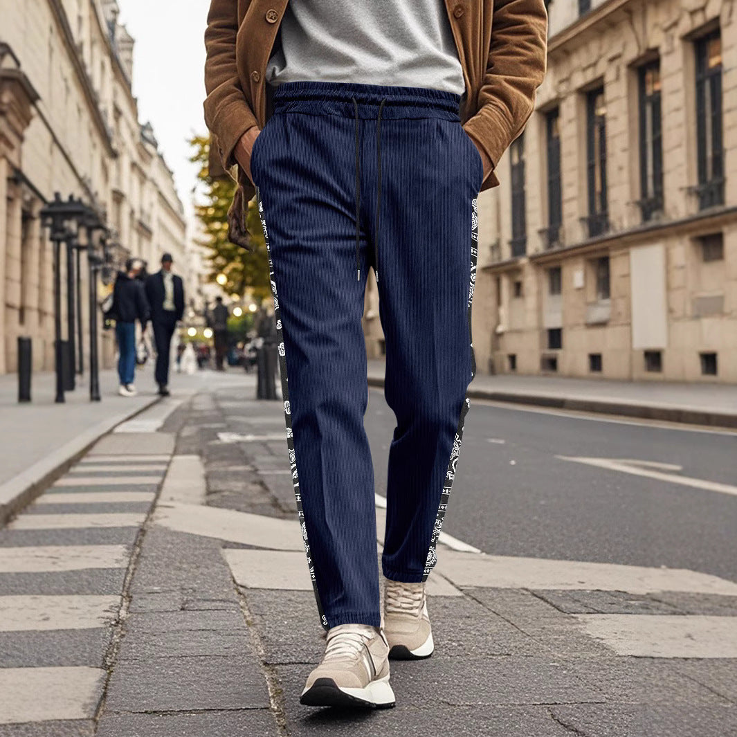 Herren sportliche Jogginghose mit seitlichen Druckmotiven Echoarchiv
