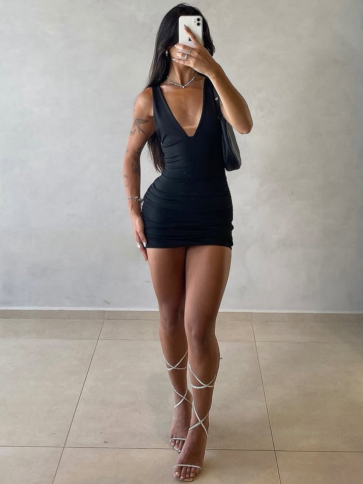 Damen figurbetontes Minikleid mit tiefem V-Ausschnitt und Raffung Echo Archiv