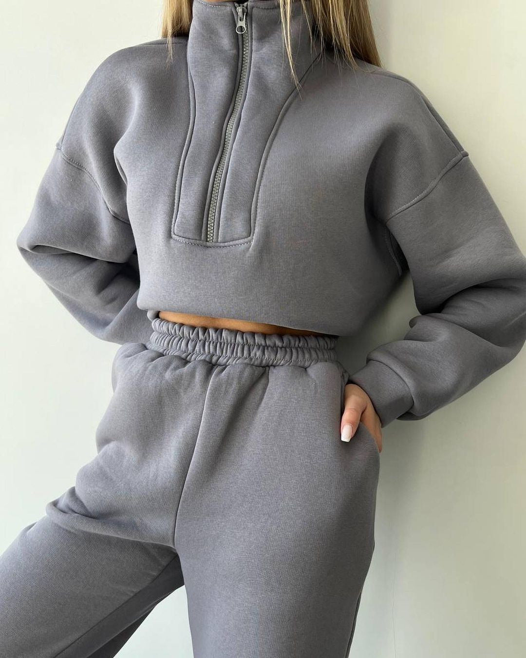 Damen Cropped-Sweatshirt-Set mit hohem Kragen und High-Waist-Jogginghose Echoarchiv