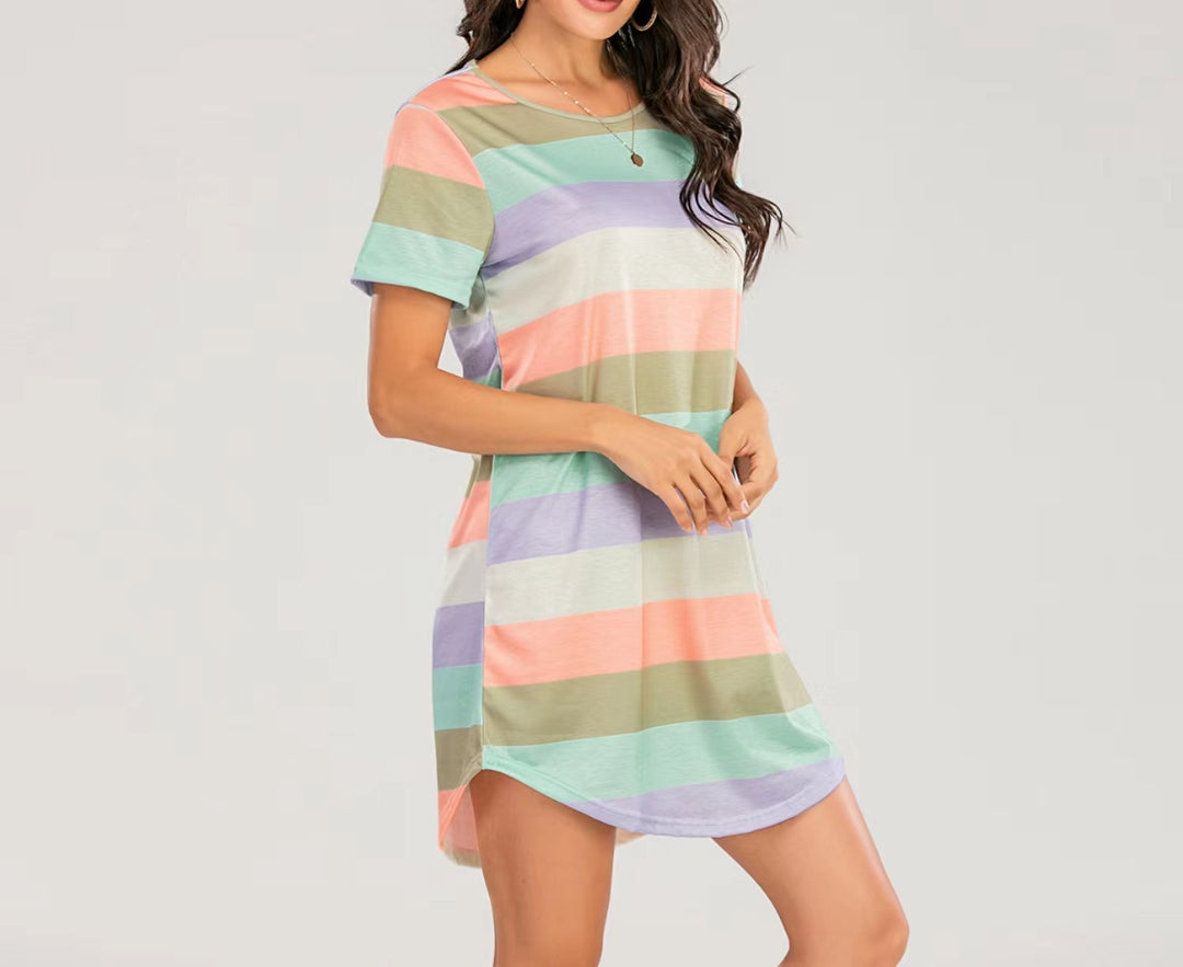 Damen Kurzarm Kleid mit auffälligem Streifenmuster und bequemem Schnitt Echo Archiv