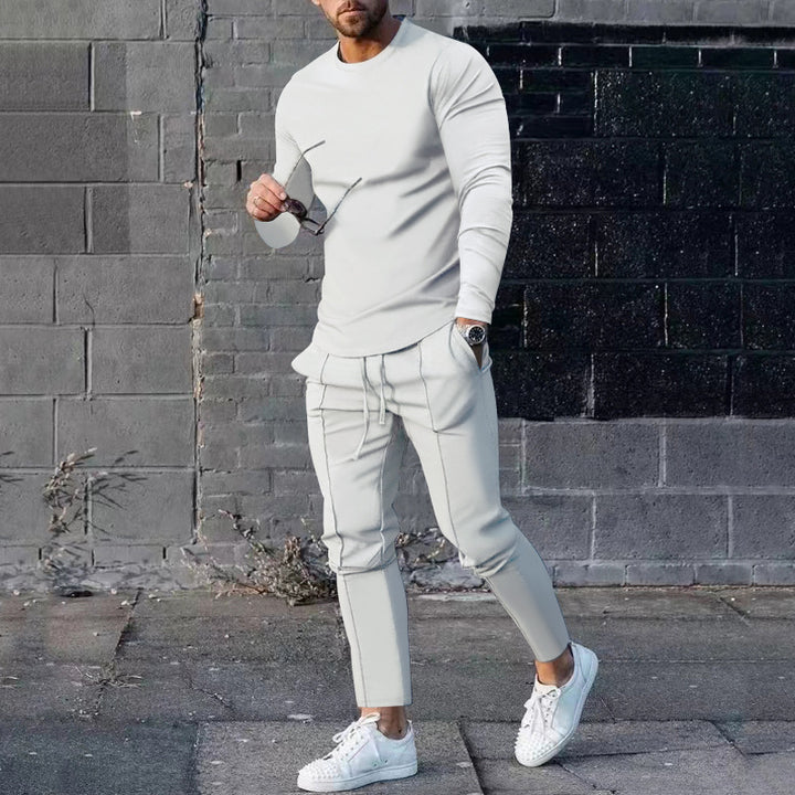 Herren sportliche Sweatshirt- und Jogginghose-Kombination Echoarchiv