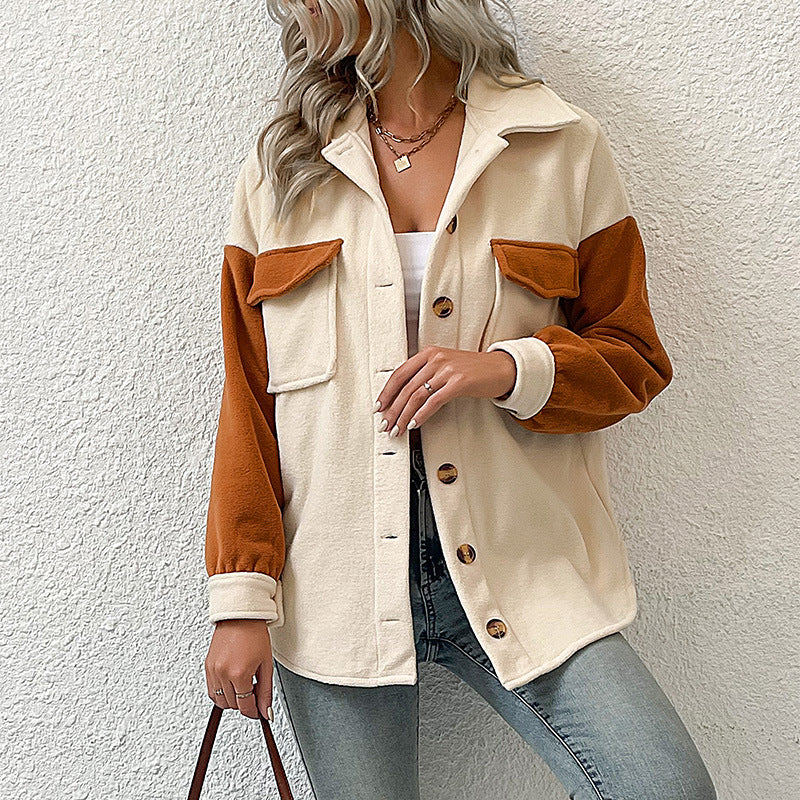Damen weite Hemdjacke aus Teddyfleece mit Kontrastärmeln und aufgesetzten Taschen – Célinea