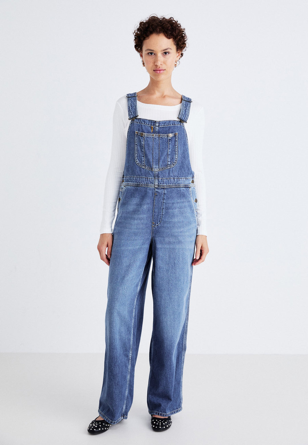 Damen Denim-Latzhose mit weitem Bein und verstellbaren Trägern Echo Archiv