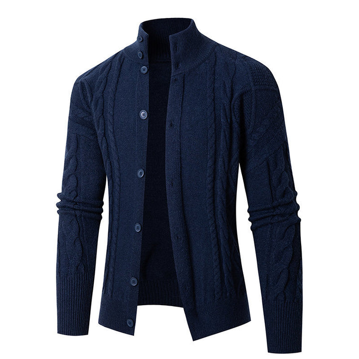 Herren Strickjacke mit klassischem Kabelmuster und hohem Stehkragen Echoarchiv