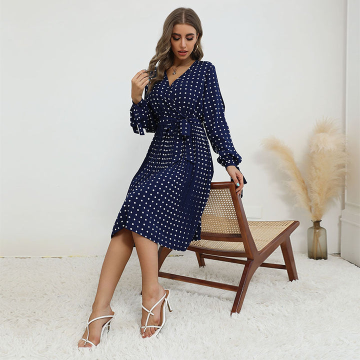 Damen Polka-Dot Wickelkleid mit V‑Ausschnitt, Bindegürtel und plissiertem Midirock Echoarchiv