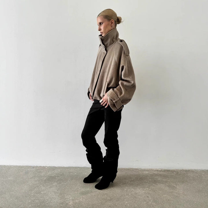 Damen Oversized Woll-Cropped-Jacke mit hohem Stehkragen und Ballonärmeln Echo Archiv