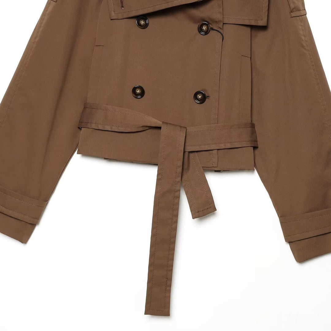 Damen Kurz-Trenchjacke im Cropped‑Schnitt mit doppelreihiger Knopfleiste und Taillengürtel Echoarchiv