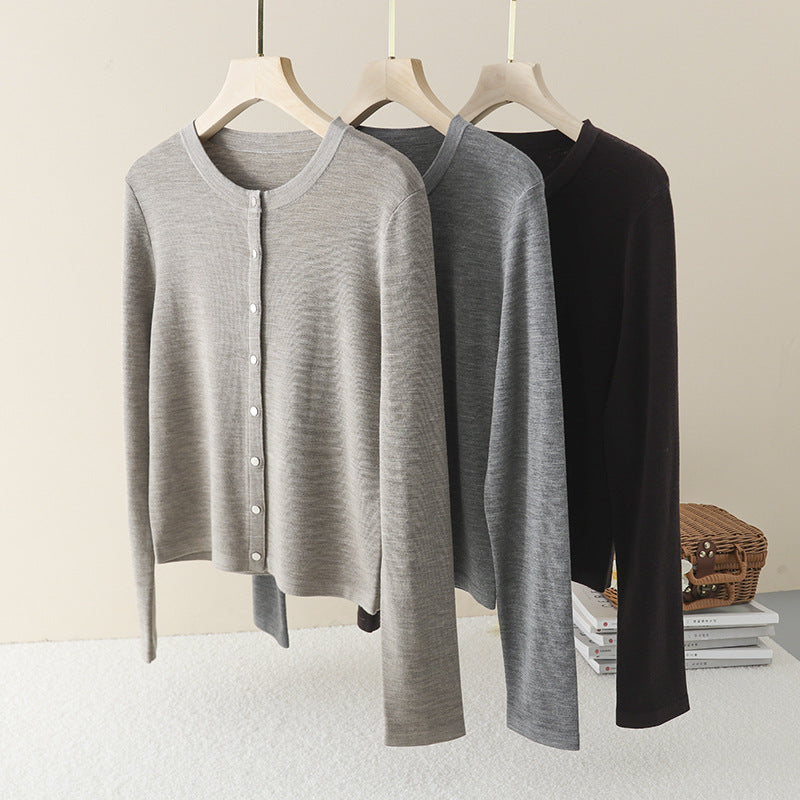 Damen Leichter Feinstrick-Cardigan mit Rundhals, Slim-Passform und dezenter Knopfleiste Echo Archiv