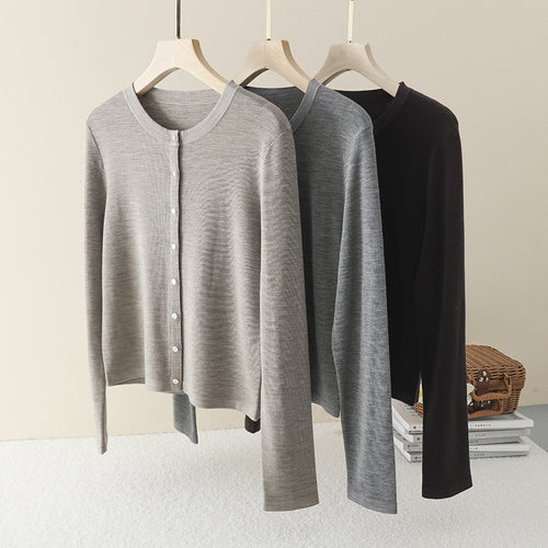 Damen Leichter Feinstrick-Cardigan mit Rundhals, Slim-Passform und dezenter Knopfleiste Echo Archiv