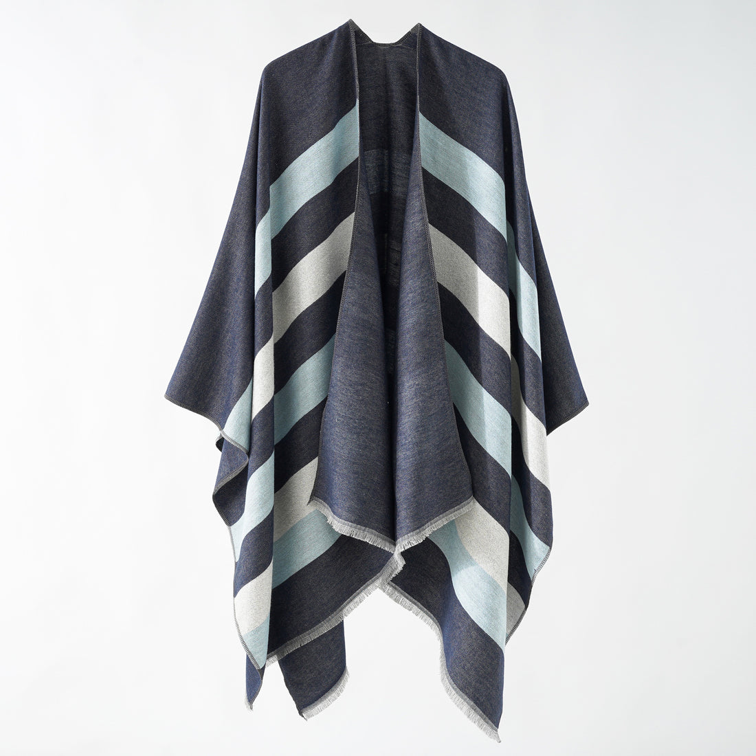 Damen Feiner Wollmix‑Capeüberwurf mit diagonaler Streifenstruktur und Fransensaum – Montévia