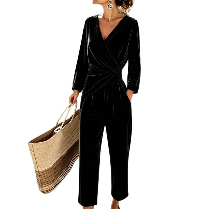 Damen Samt-Jumpsuit mit Wickeloberteil, taillierter Drapierung und weitem knöchellangem Bein Echoarchiv