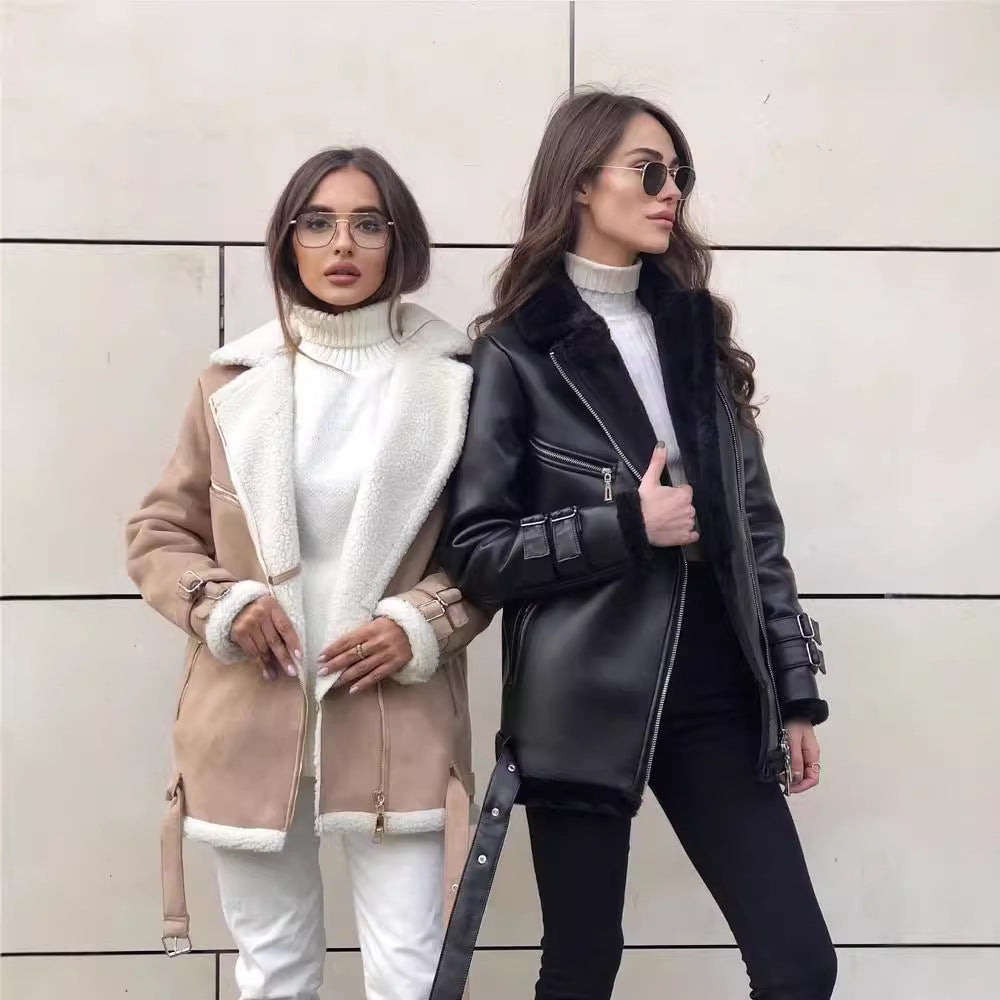 Damen Oversized Kunstleder-Fliegerjacke mit Teddyfell-Futter und Schnallen Echoarchiv