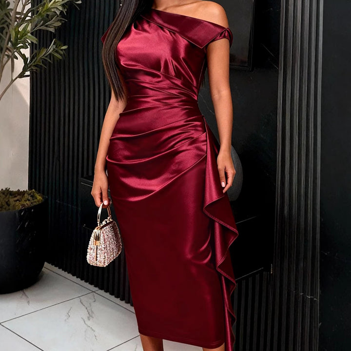 Damen elegantes Satin Abendkleid mit asymmetrischen Rüschendetails Echo Archiv