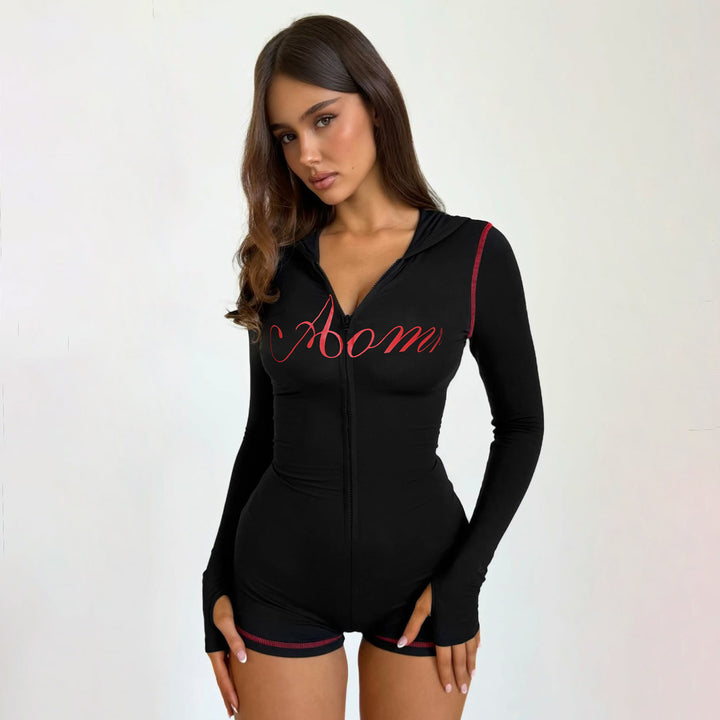 Damen nan taillierter Zip-Romper mit Kapuze, langer Armführung und integrierten Shorts aus funktionalem Stretch Echo Archiv
