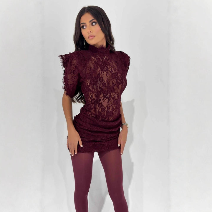 Damen Spitzenkleid mit romantischen Rüschen und transparenten Details Echo Archiv