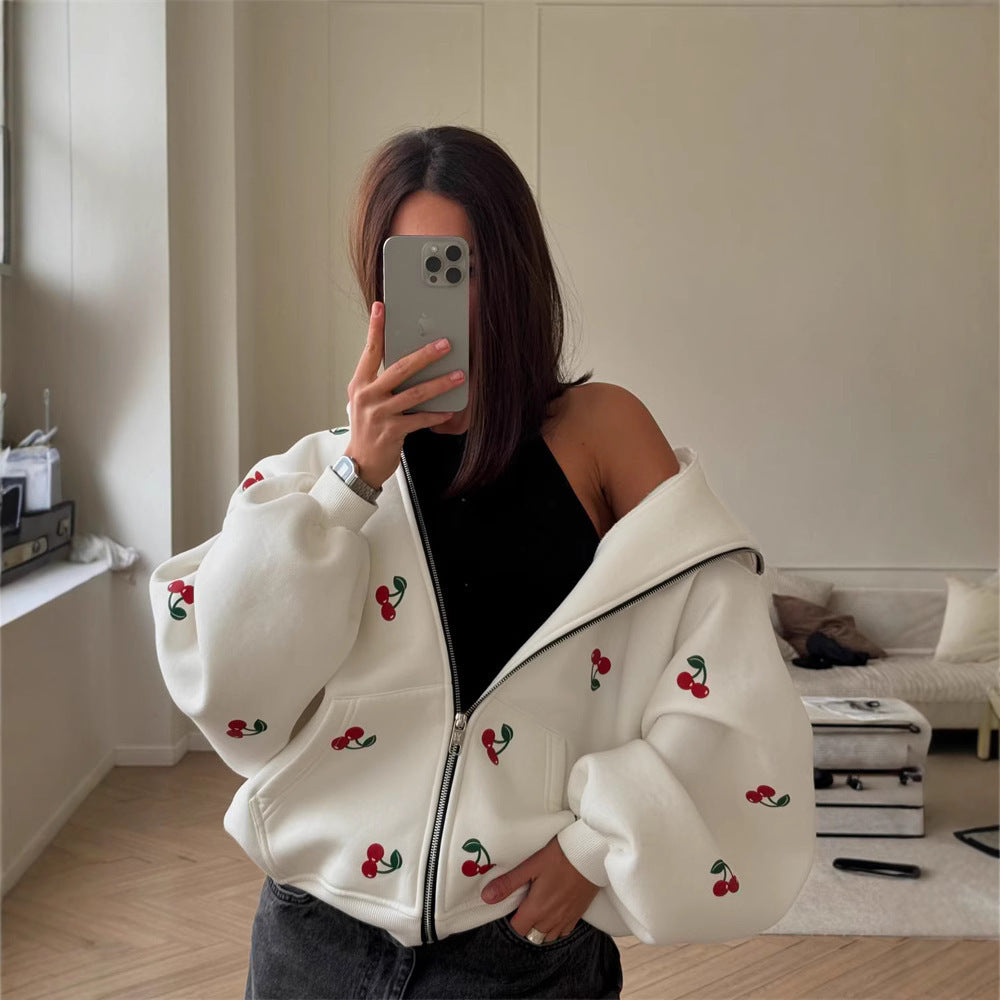 Damen verspielter Kapuzen-Zippullover mit Kirschenprint und oversized Passform – Auréline